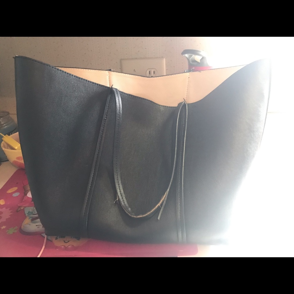 Black carry all bag